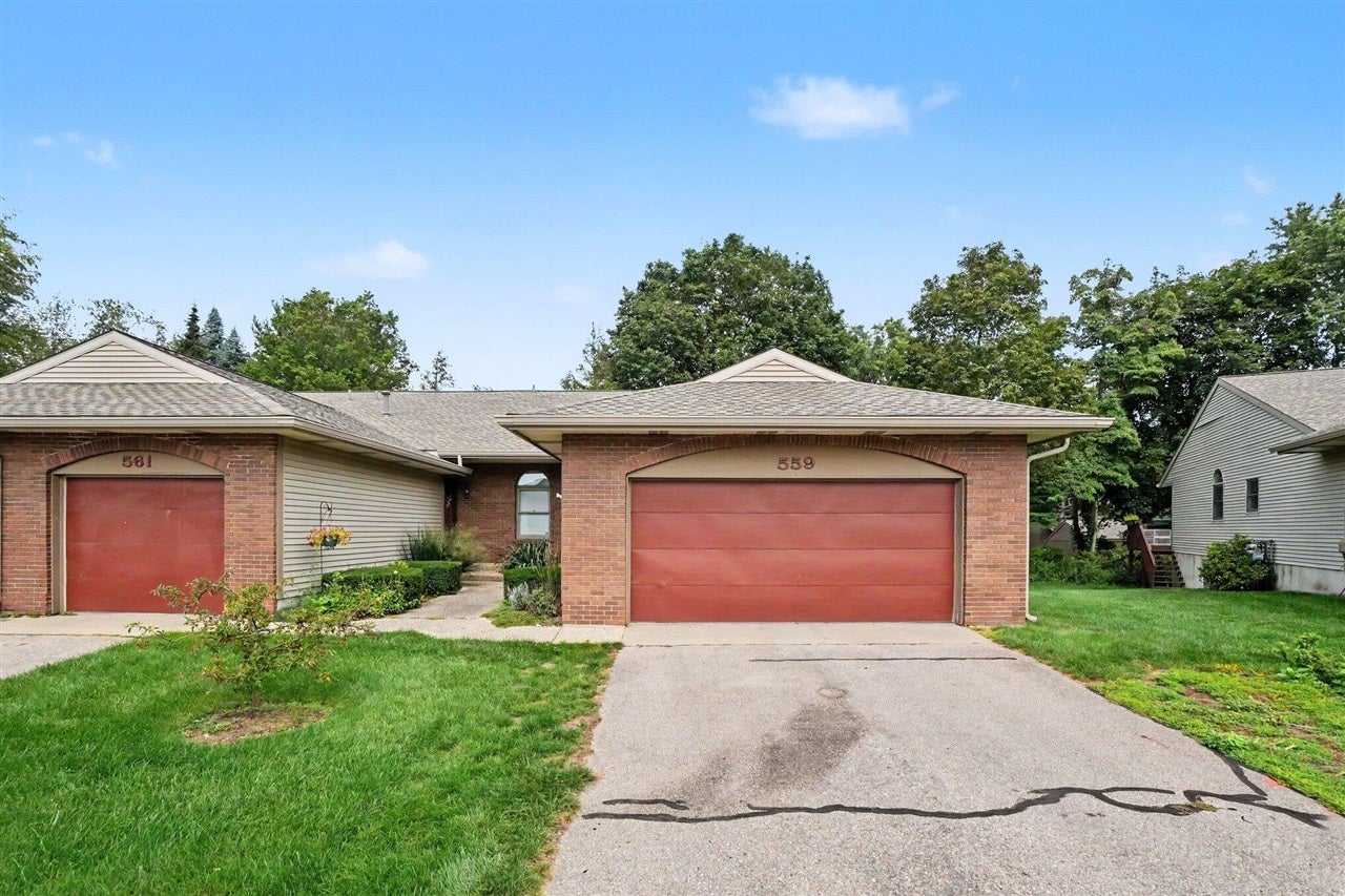 559 Spring Lane — photo
