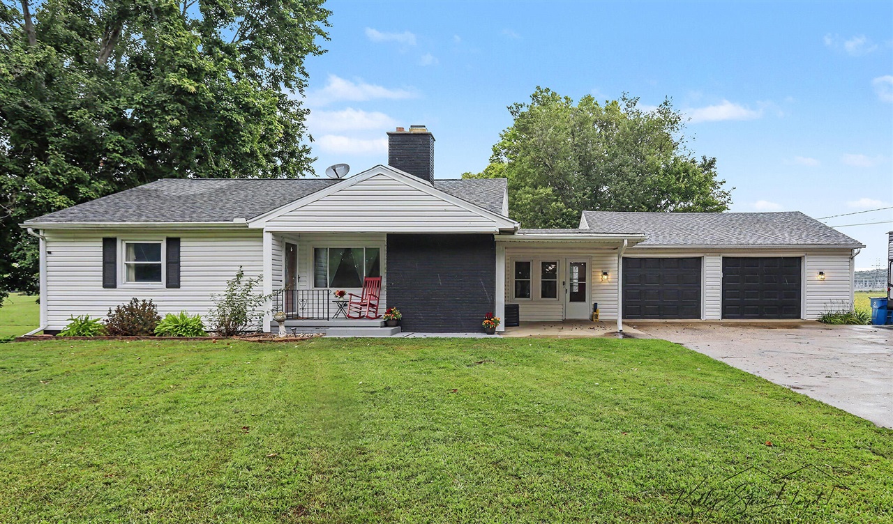 751 Riverview Drive, Plainwell, MI 49080 — photo 2