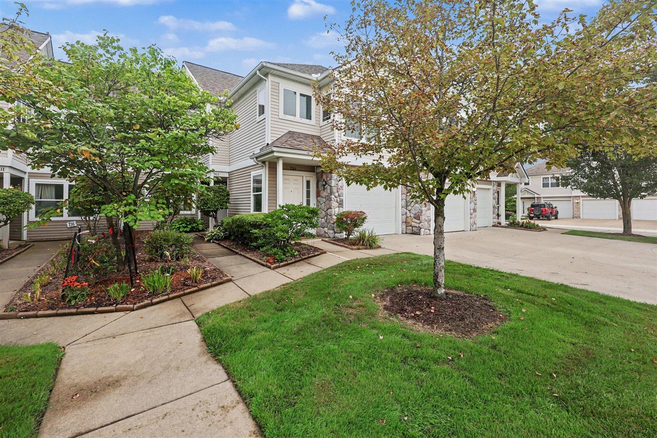743 Creekstone Lane — photo