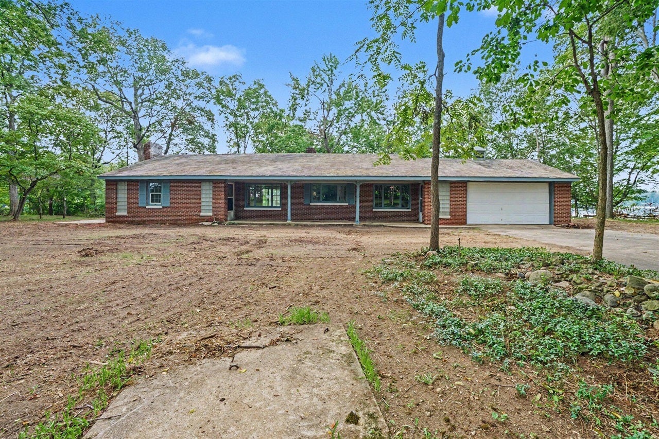 10403 S Chapin Lane — photo