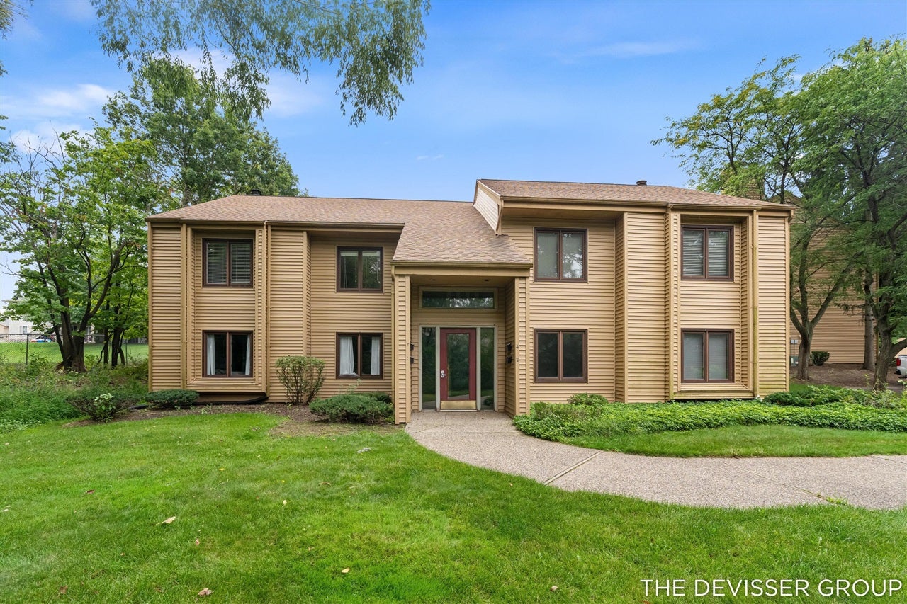 300 Farington Boulevard 3 — photo