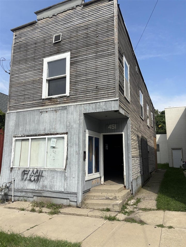 451 Carrier Street — photo