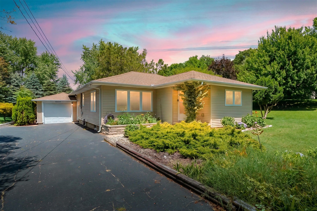 68334 Apple Lane — photo