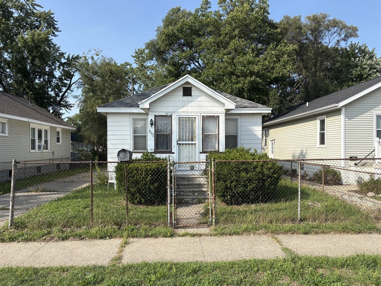 1106 E Laketon Avenue — photo