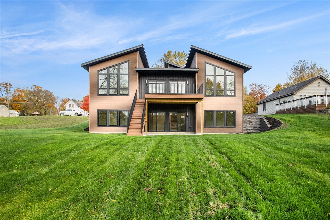 315 W High Street — photo