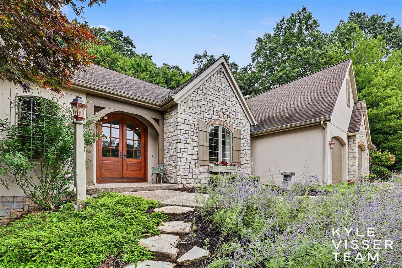 7685 Wood Violet Court — photo