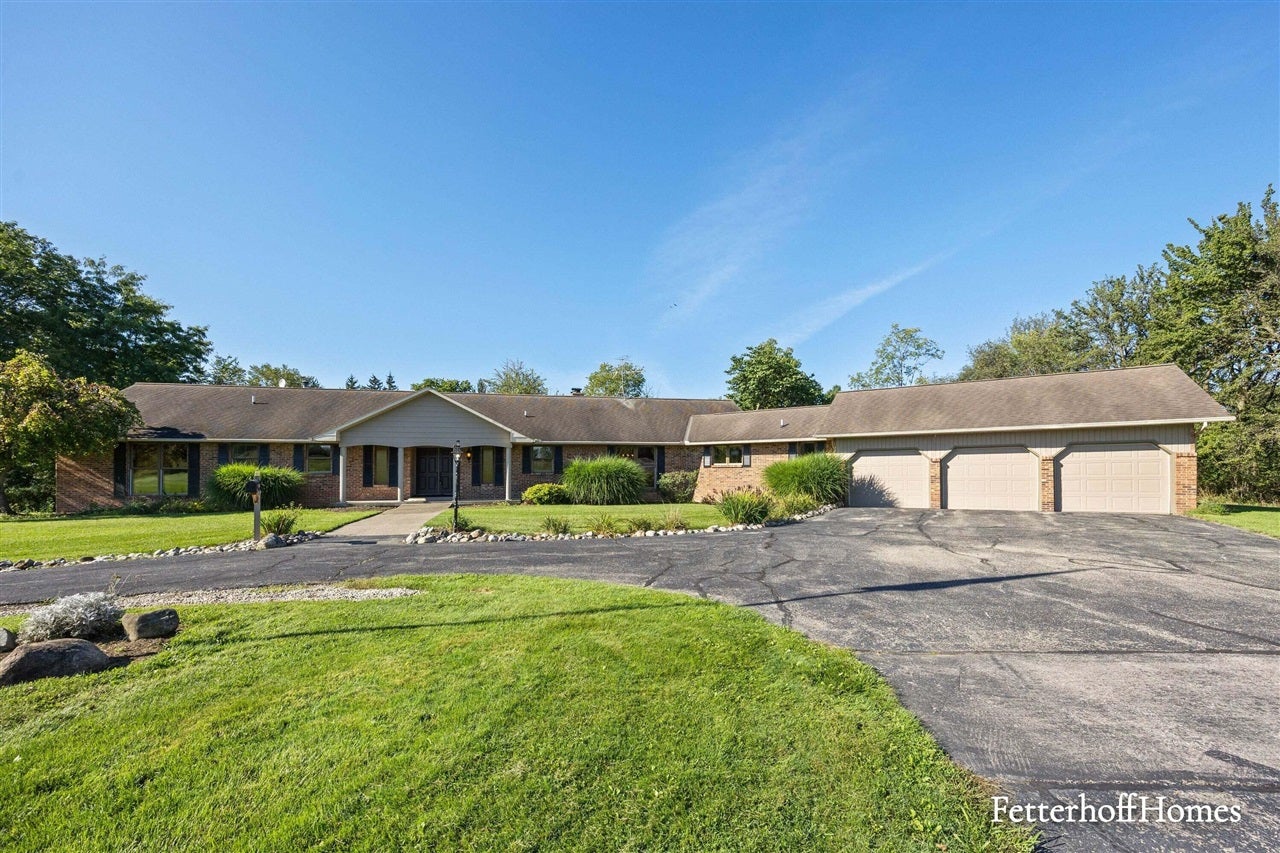5474 Garfield Street — photo