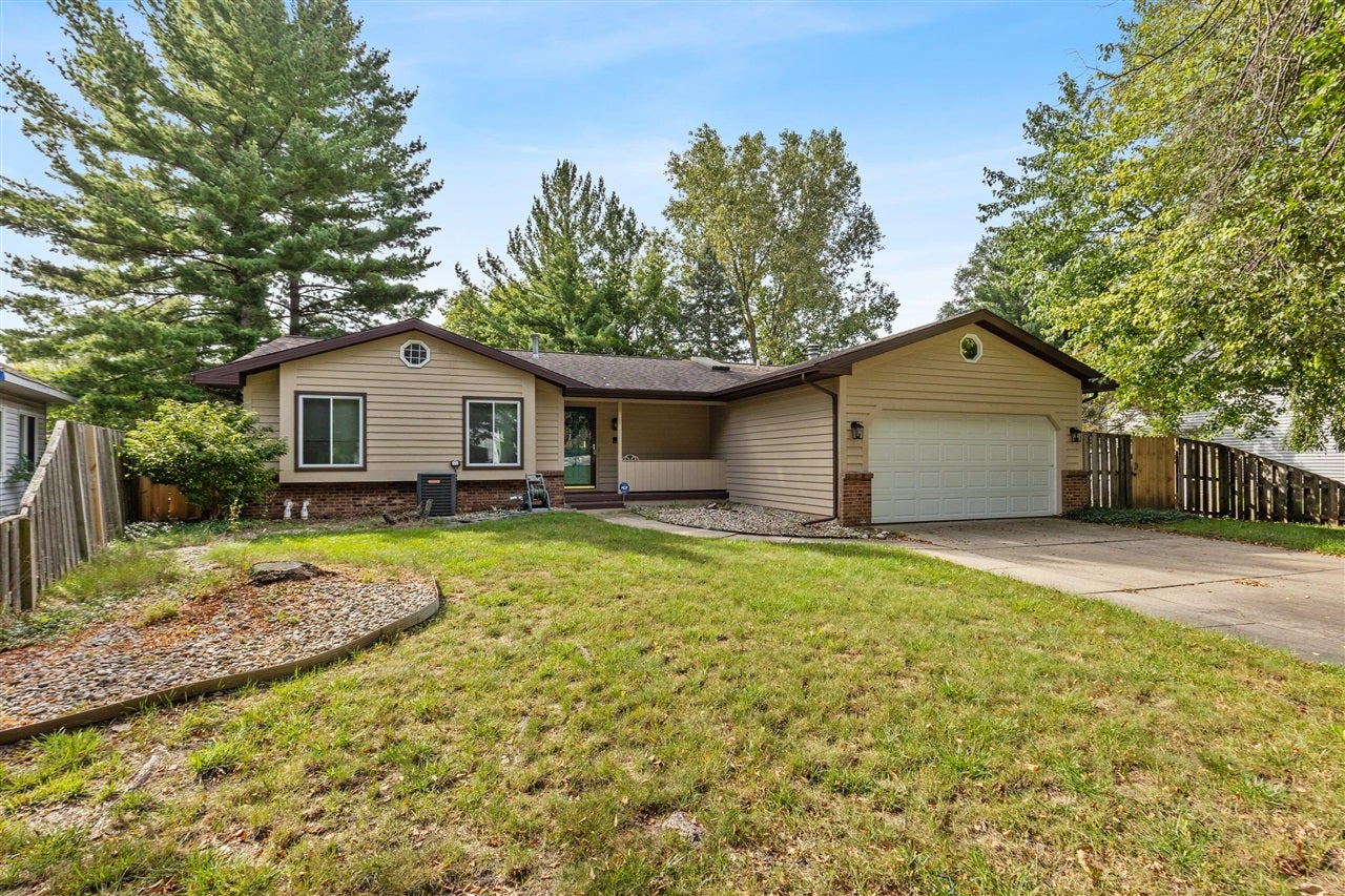 2108 Brook Trails Court — photo