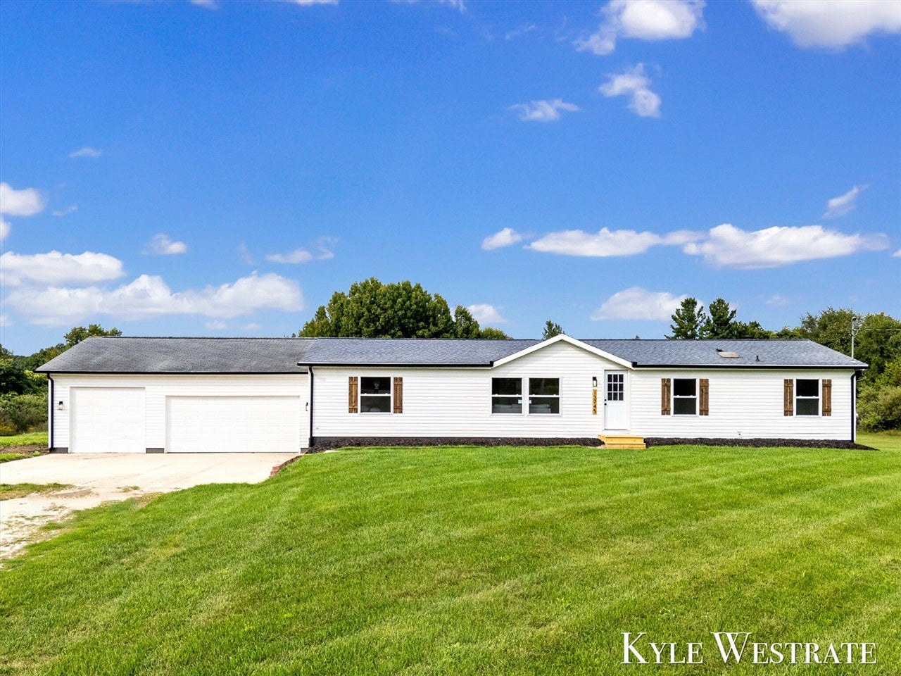 13745 Steffensen Street — photo