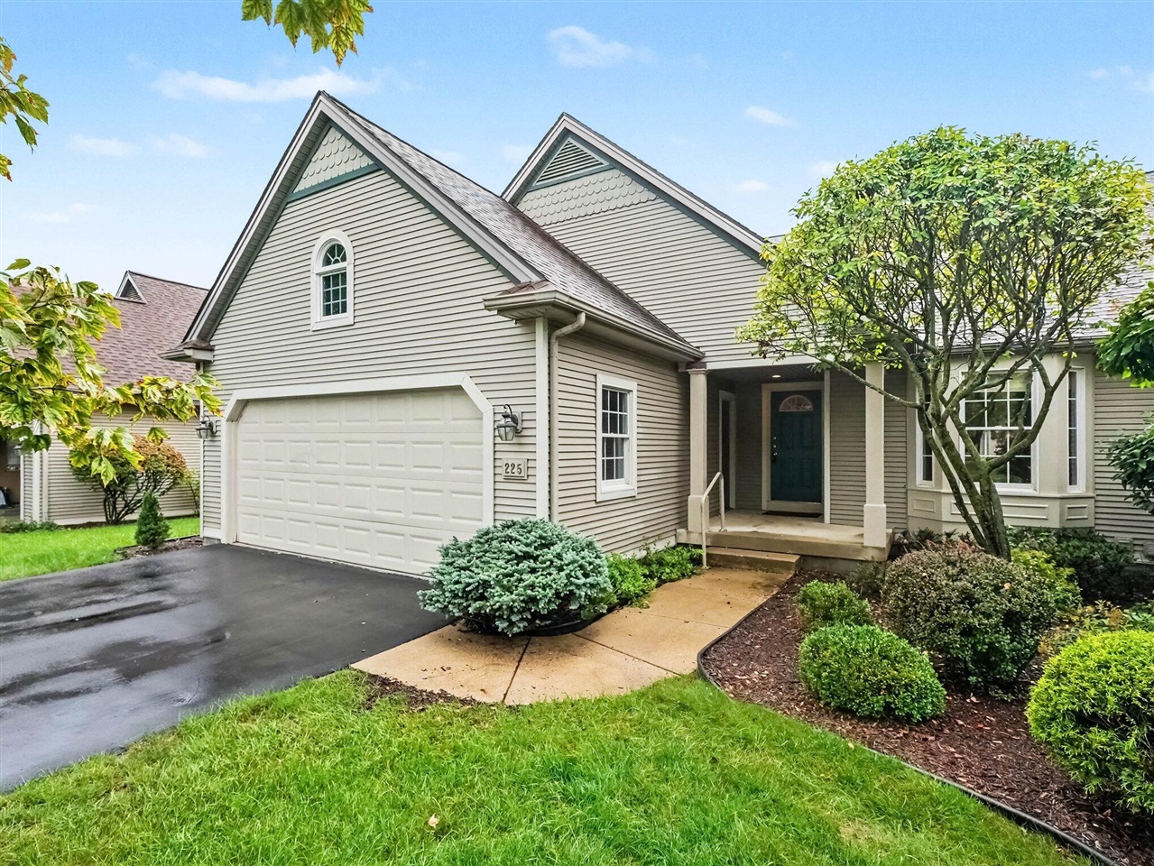 225 Pierce Lake Drive — photo