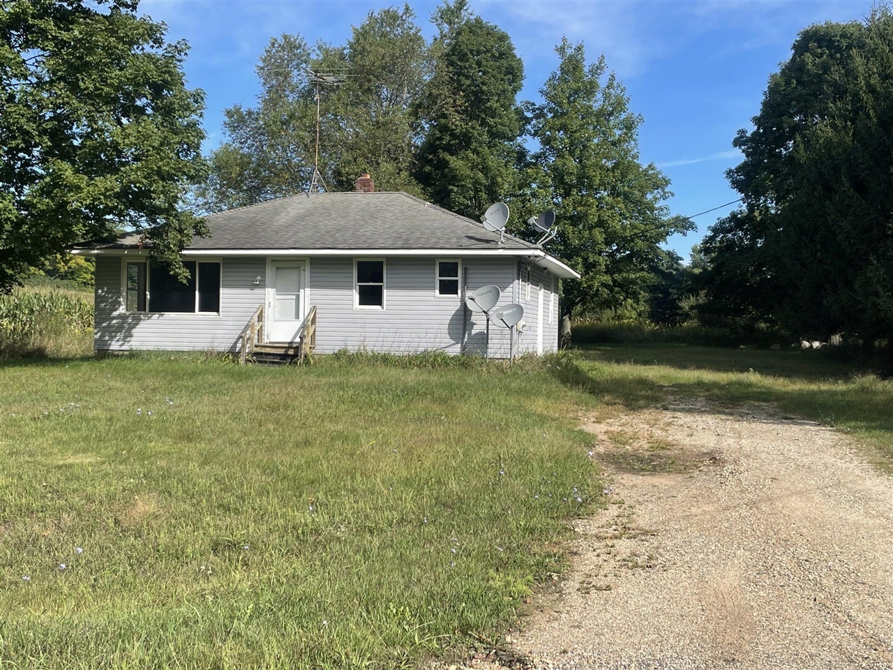 66 W Woodrow Road — photo