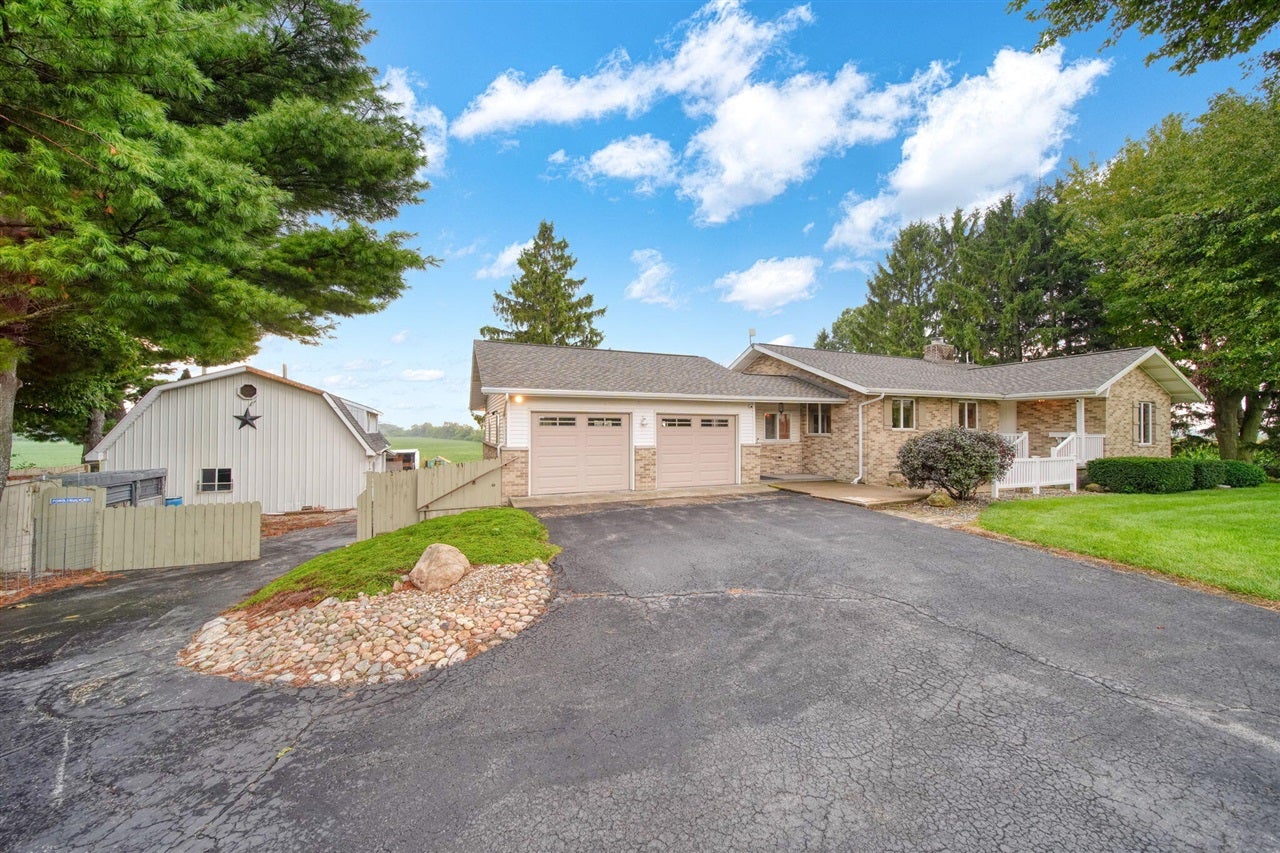 11625 Ridge Highway — photo