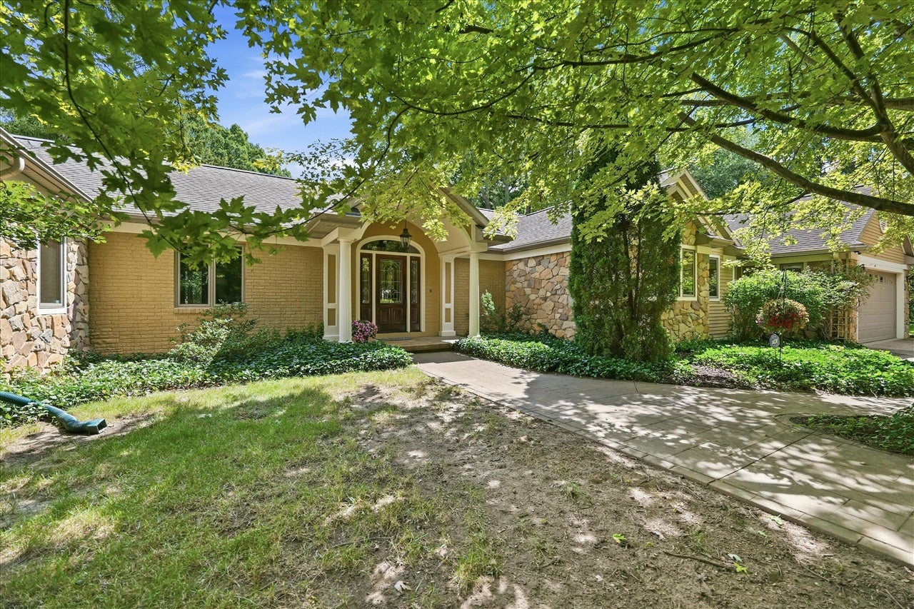 521 Rock Creek Drive — photo