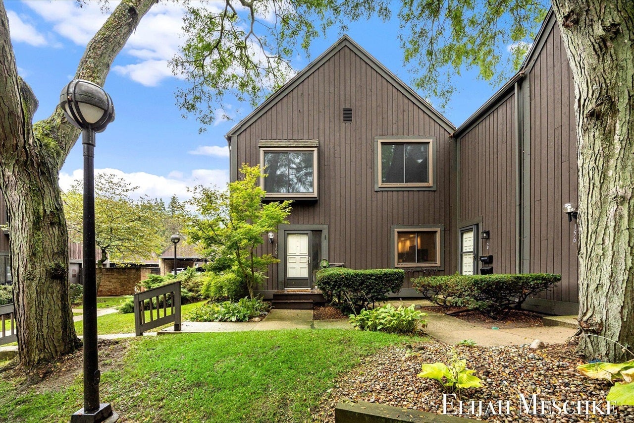 160 Carberry Hill Court — photo