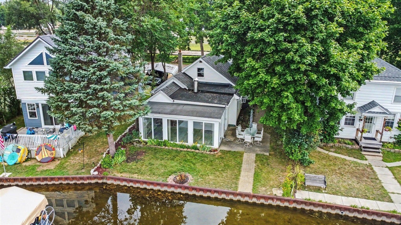231 N Lakeside Drive — photo