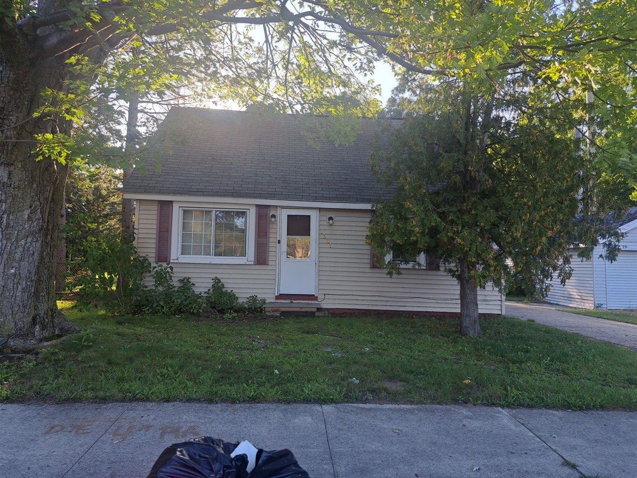 1381 Madison Street — photo