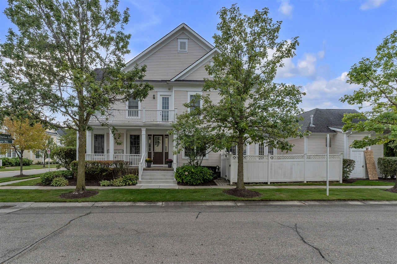 594 Constitution Street — photo