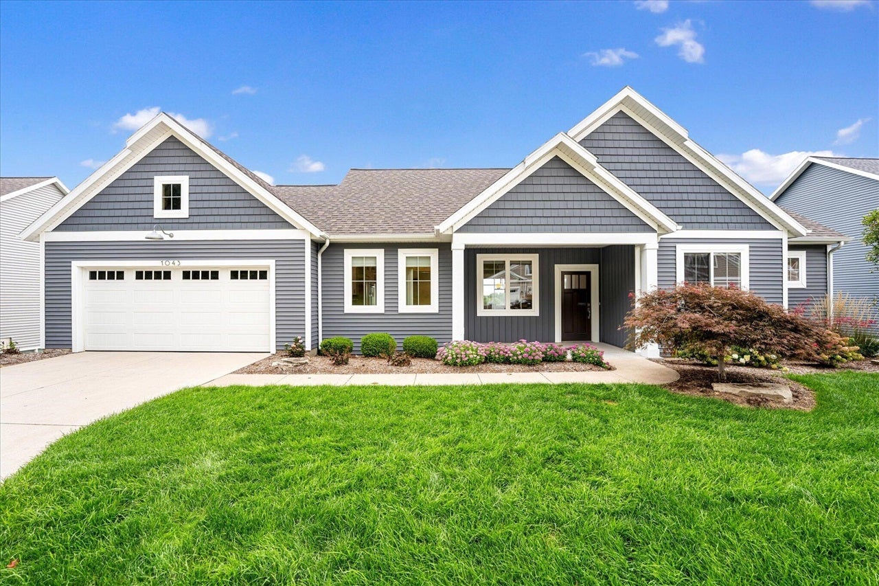 1043 Castlebay Way — photo