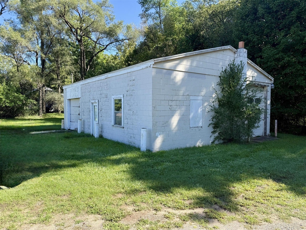 2409 Lansing Avenue — photo