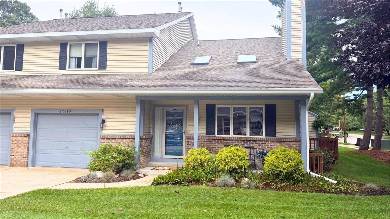 17511 Parkwood Drive B — photo