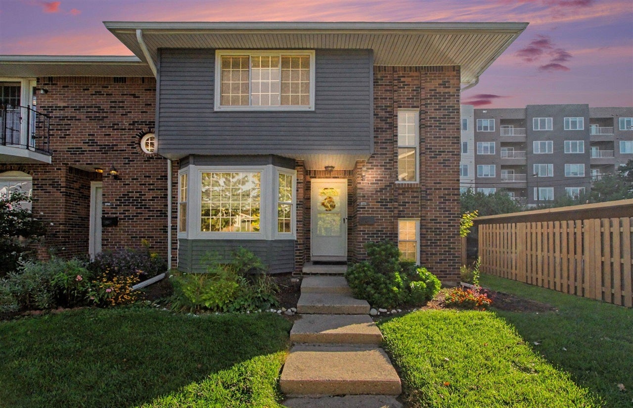 2775 Page Avenue — photo