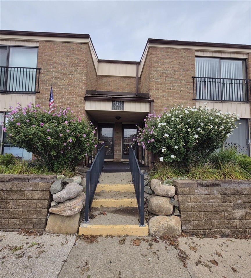 18233 University Park Drive — photo