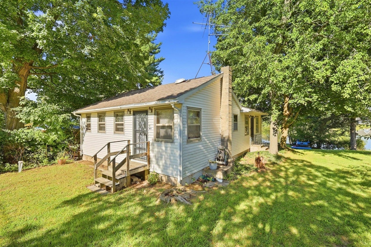 3511 Lake Allegan Drive — photo