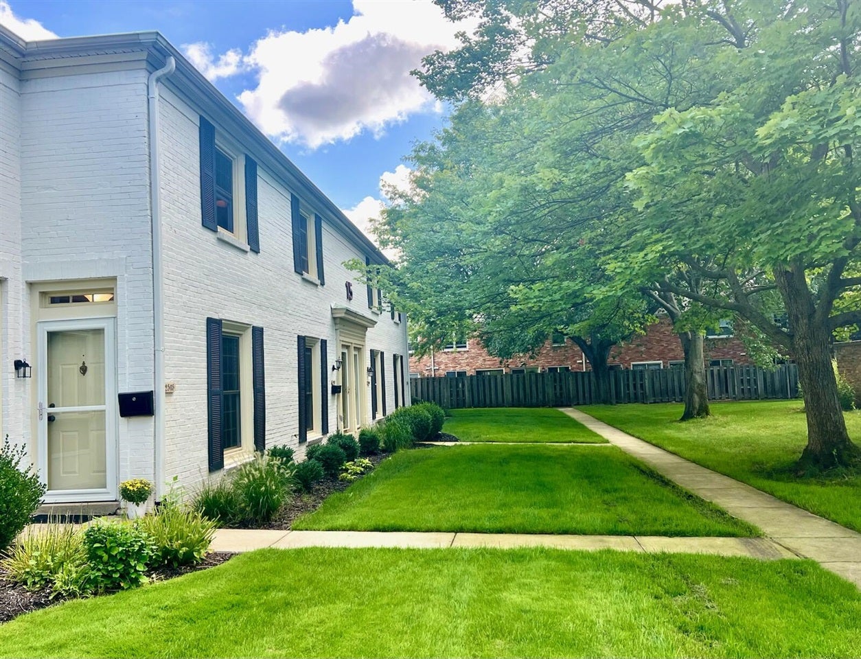 2505 Abbington Drive 137 — photo