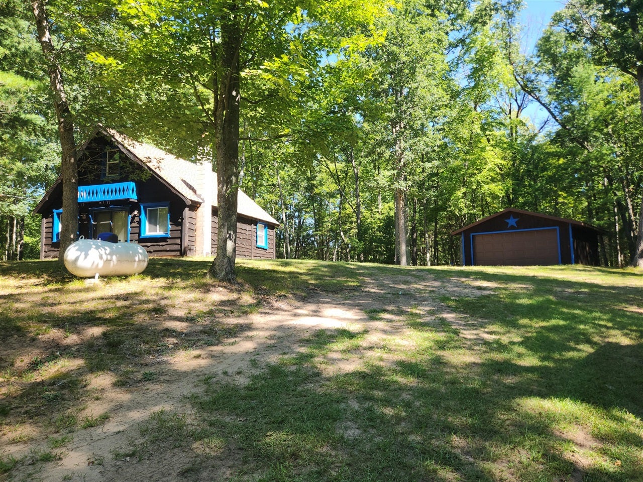 1642 N M-37 — photo