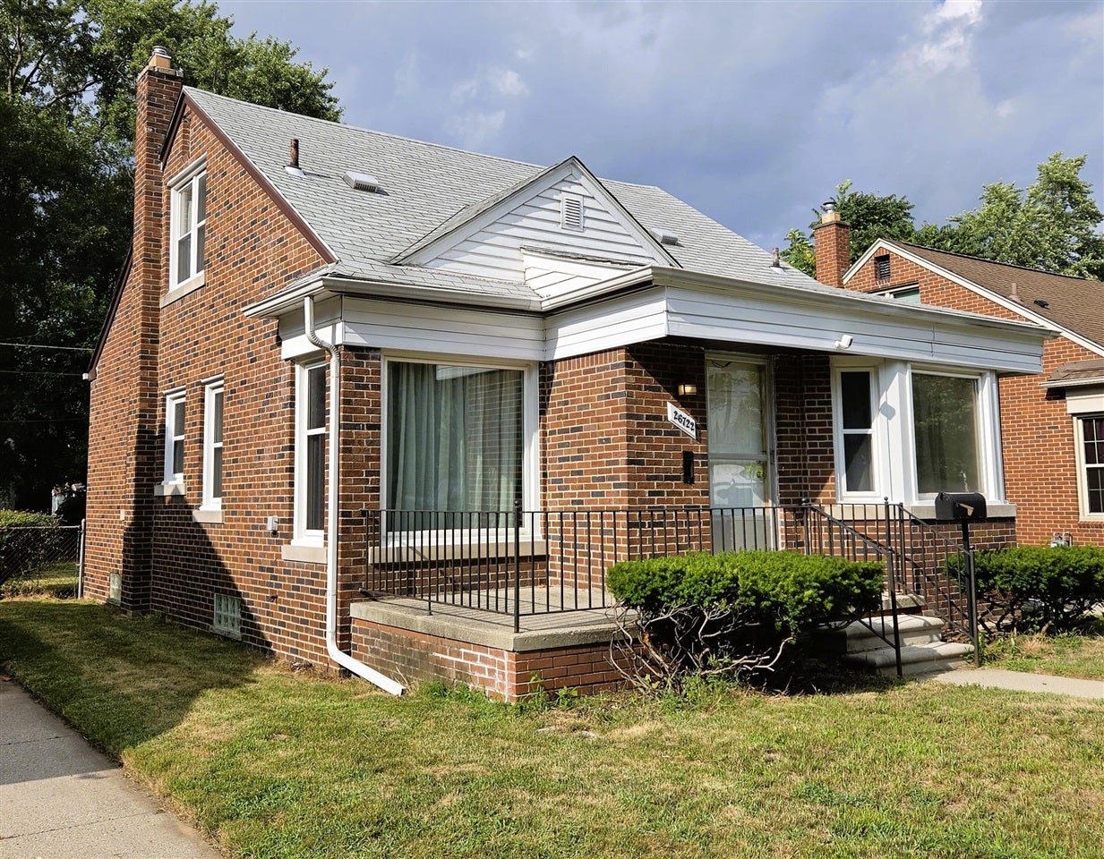 26722 W Chicago — photo
