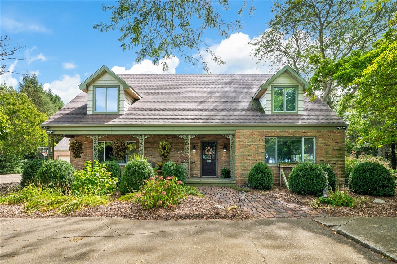 3205 Lakeshore Drive — photo