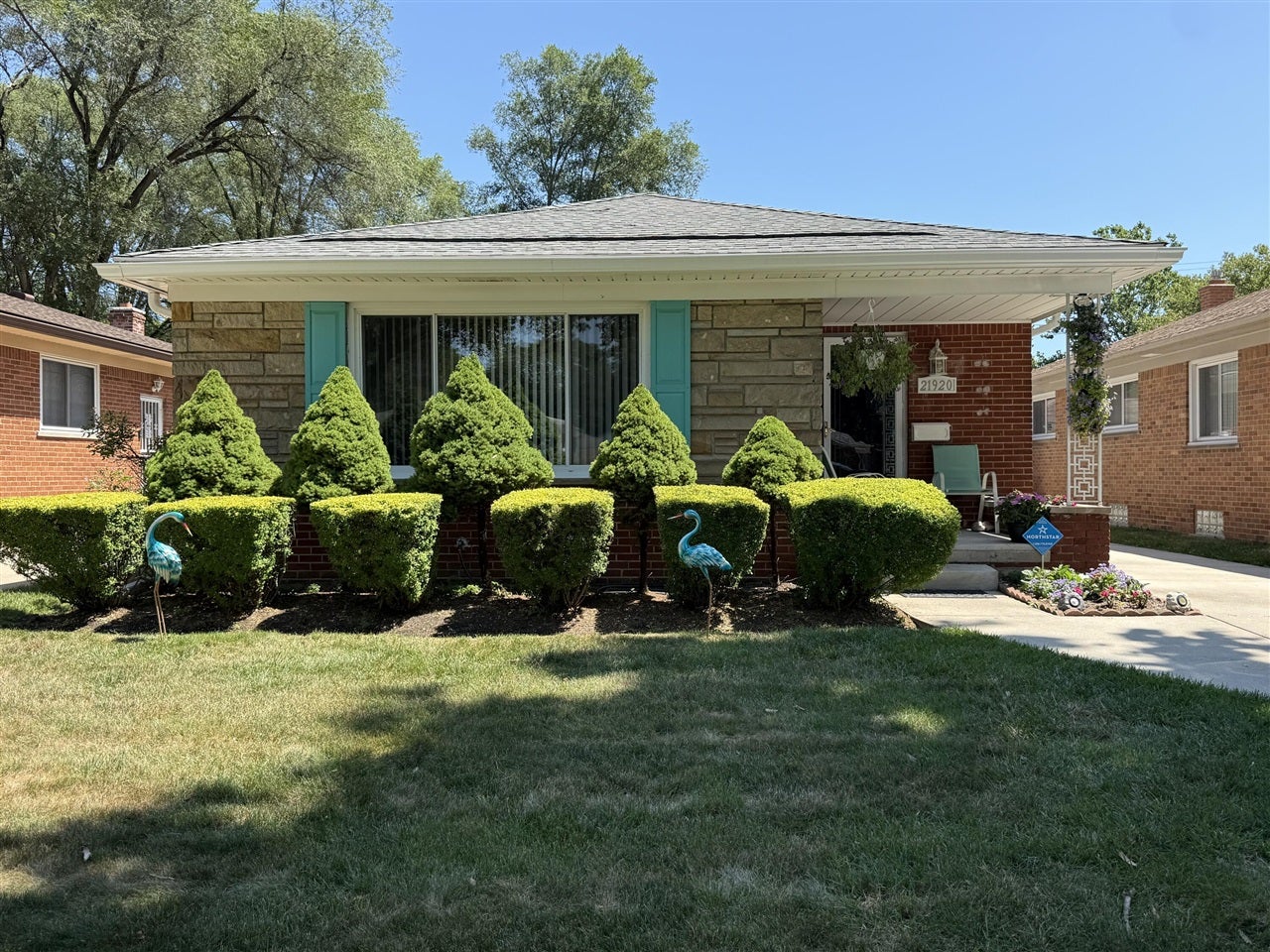 21920 Cloverlawn Street — photo