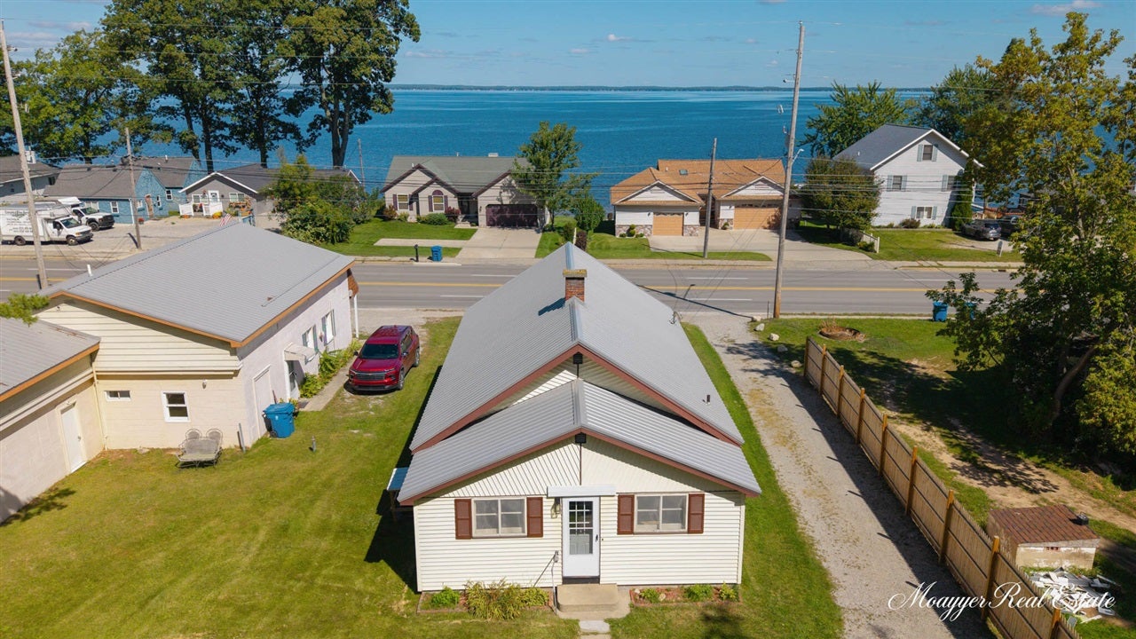 5401 W Houghton Lake Drive — photo