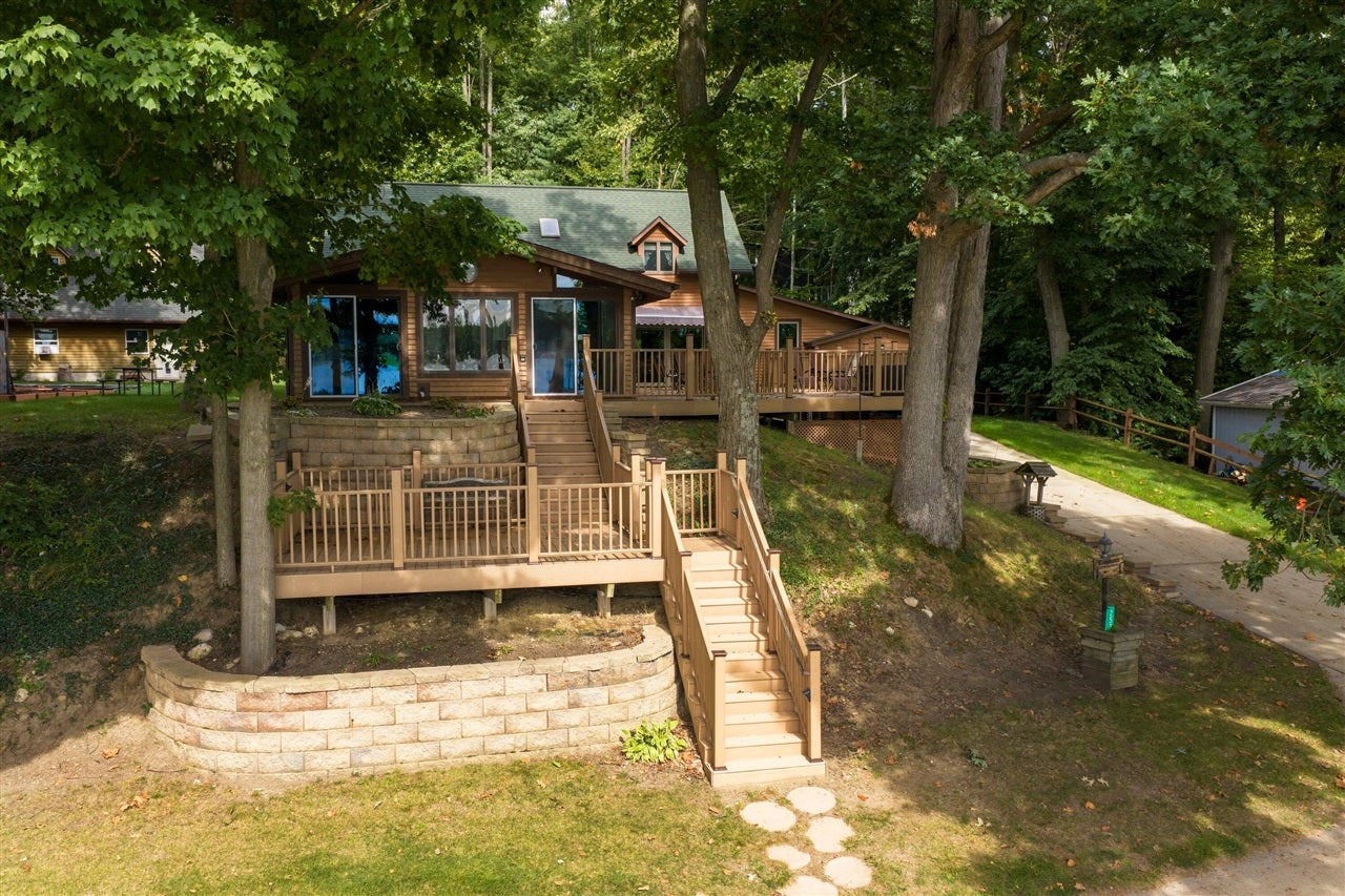 2533 Miner Lake Drive — photo