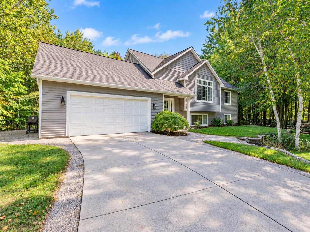5480 Hidden Acres Court — photo