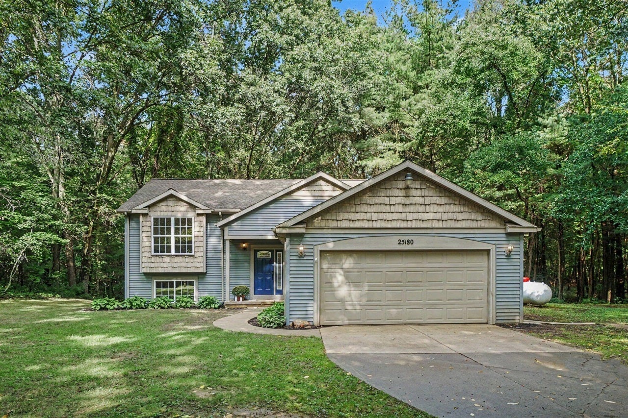 25180 Chaty Lane — photo