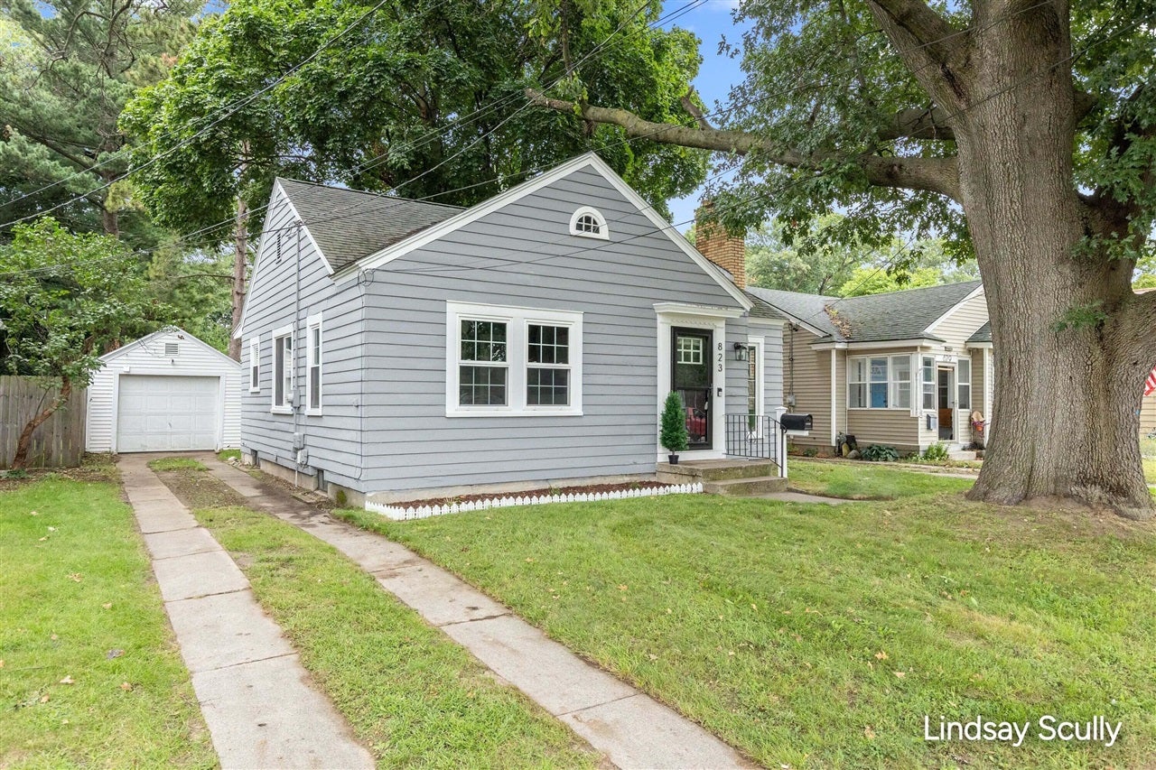 823 Alger Street — photo
