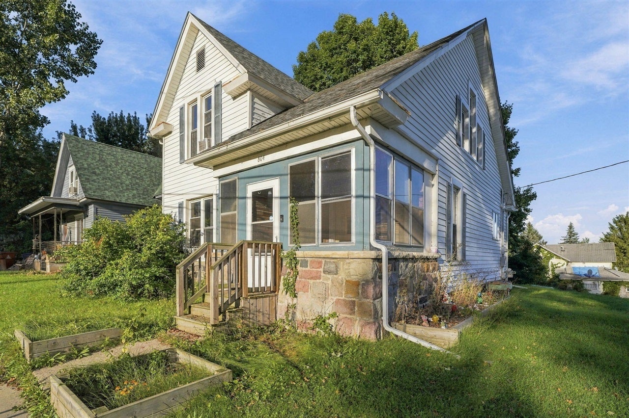 804 N Main Street — photo