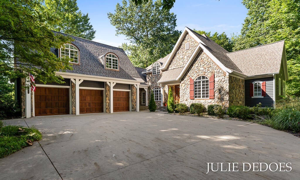 10543 Lakeshore Drive — photo