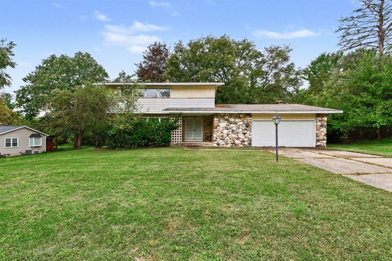 3423 Winterberry Court — photo