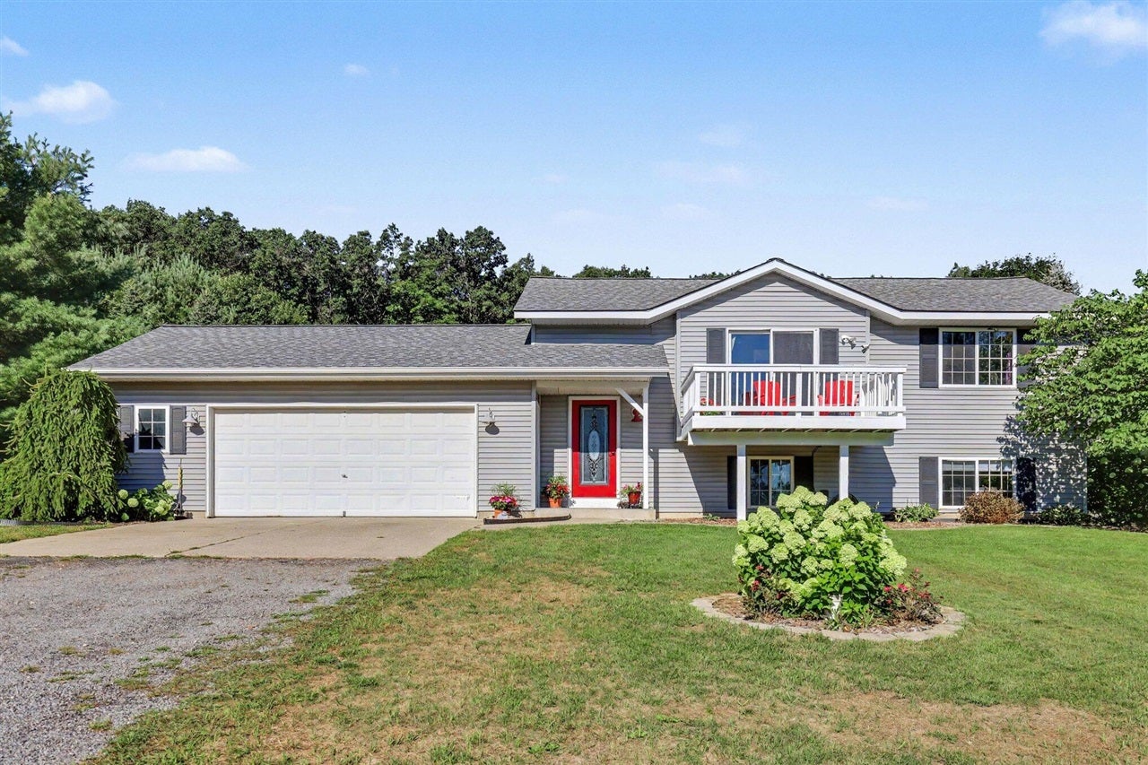 13955 Pine Lake Avenue — photo