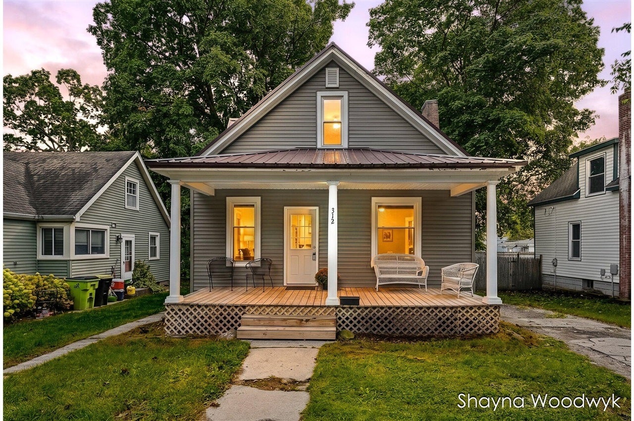 312 S Irving Street — photo