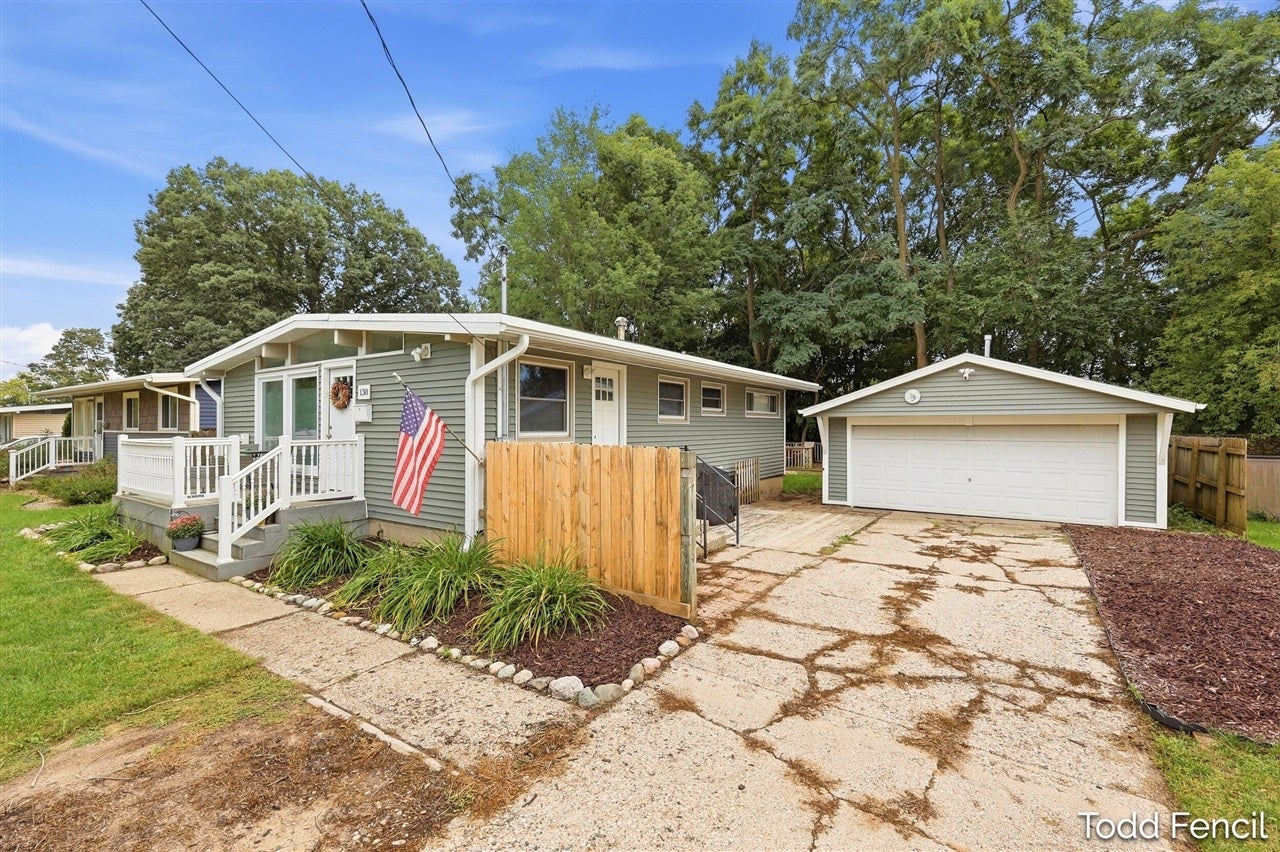 138 Highland Drive — photo