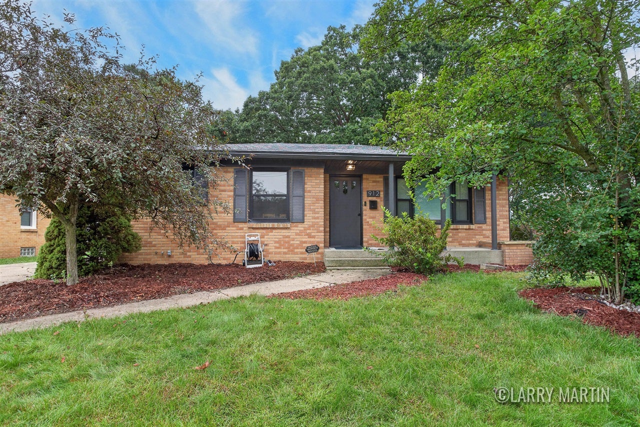 912 Ariebill Street — photo