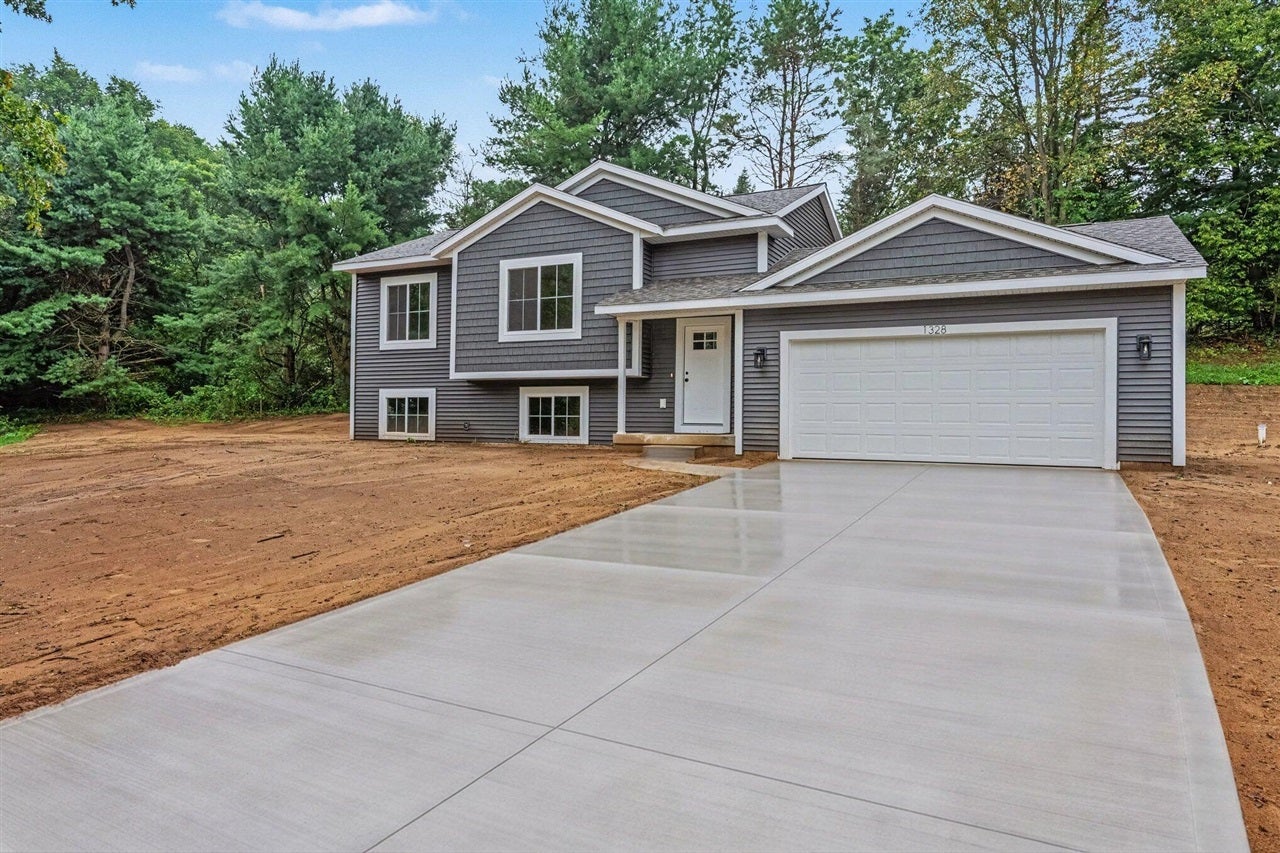 1328 Red Fox Court — photo
