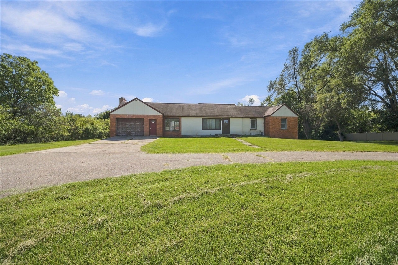 51265 Powell Road — photo