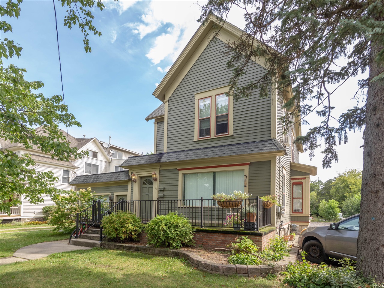 838 W Main Street — photo