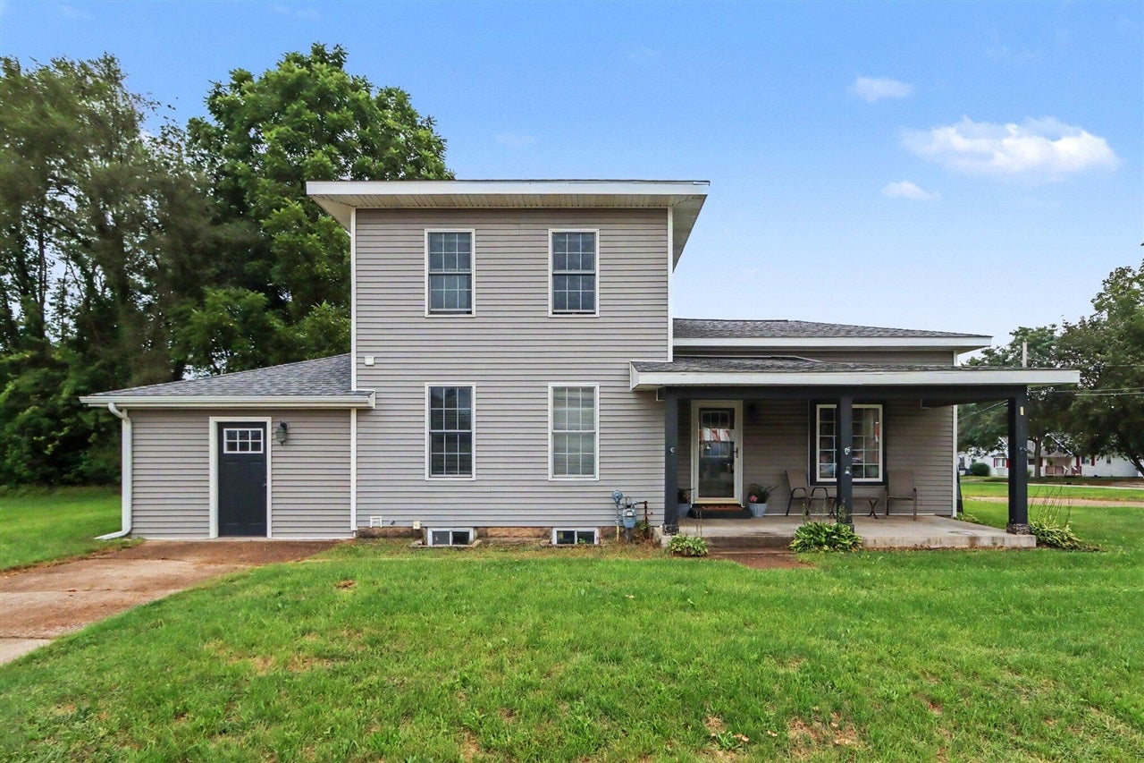 534 W Allegan Street — photo