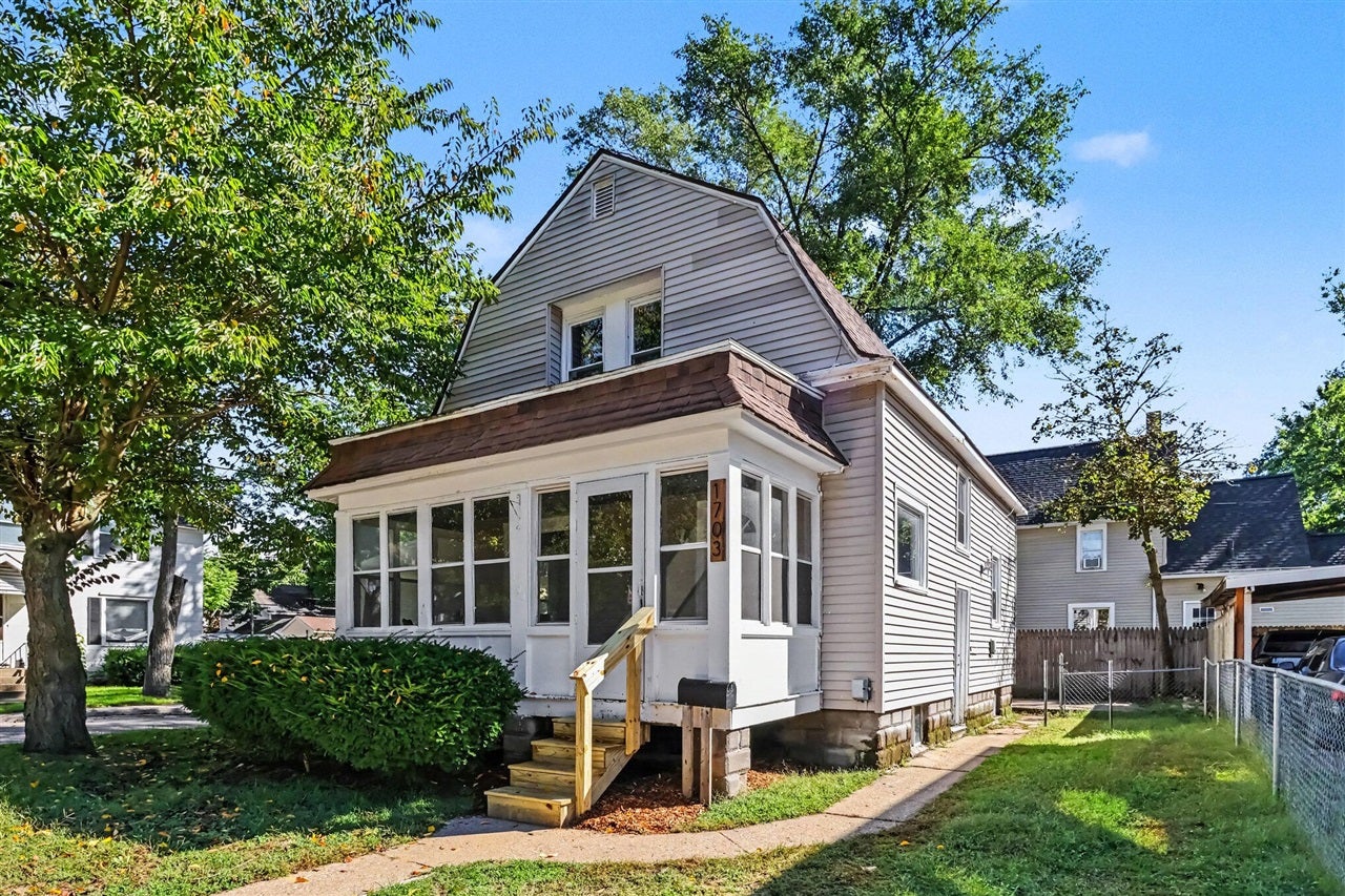 1703 Race Street — photo