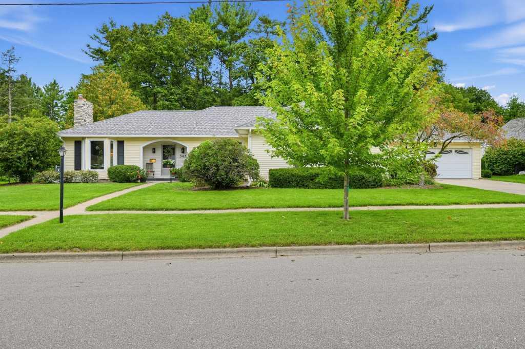 343 E Maple Street — photo